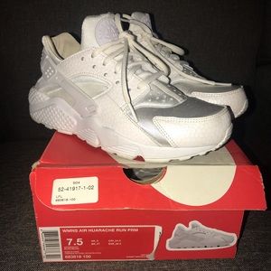 Nike Huarache PRM women’s size 7.5 white
